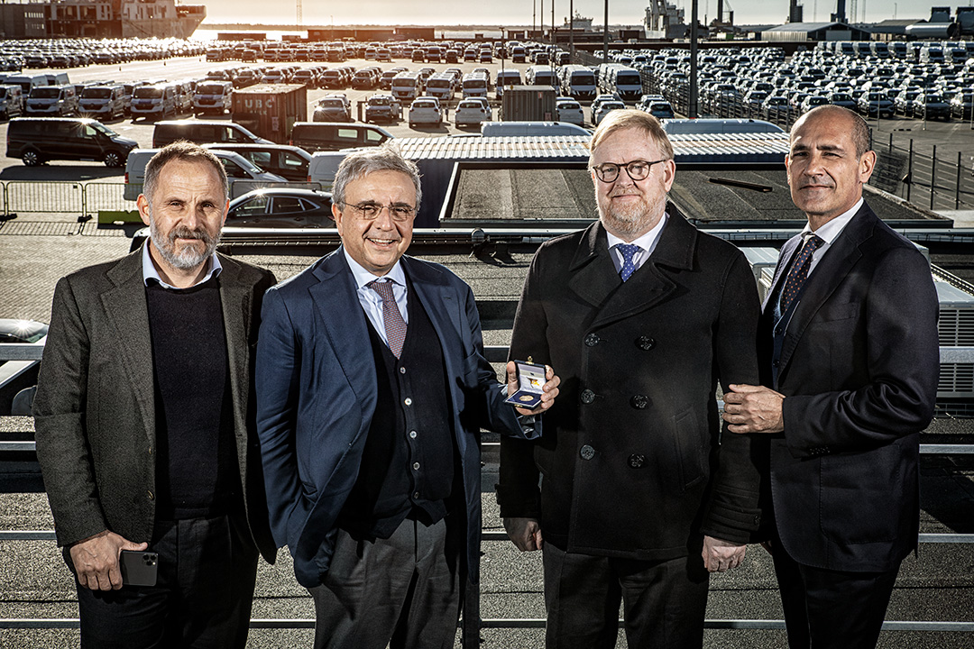 A medal presentation ceremony celebrating 25 years of collaboration between Niels Winther Liner Agencies and Grimaldi Lines. Pictured left to right: Mario Massarotti (SAL Board Member), Baldissara Costantino (SAL Chairman), Henrik Otto Jensen (Co-owner and CEO of SAL, owner of Niels Winther & Co.), and Gianpaolo Polichetti (SAL Board Member)